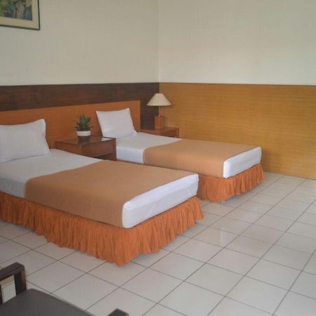 Hotel Aneka Baru Sleman  Zewnętrze zdjęcie