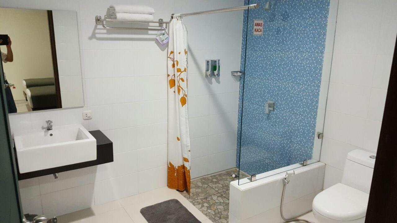 Hotel Aneka Baru Sleman  Zewnętrze zdjęcie
