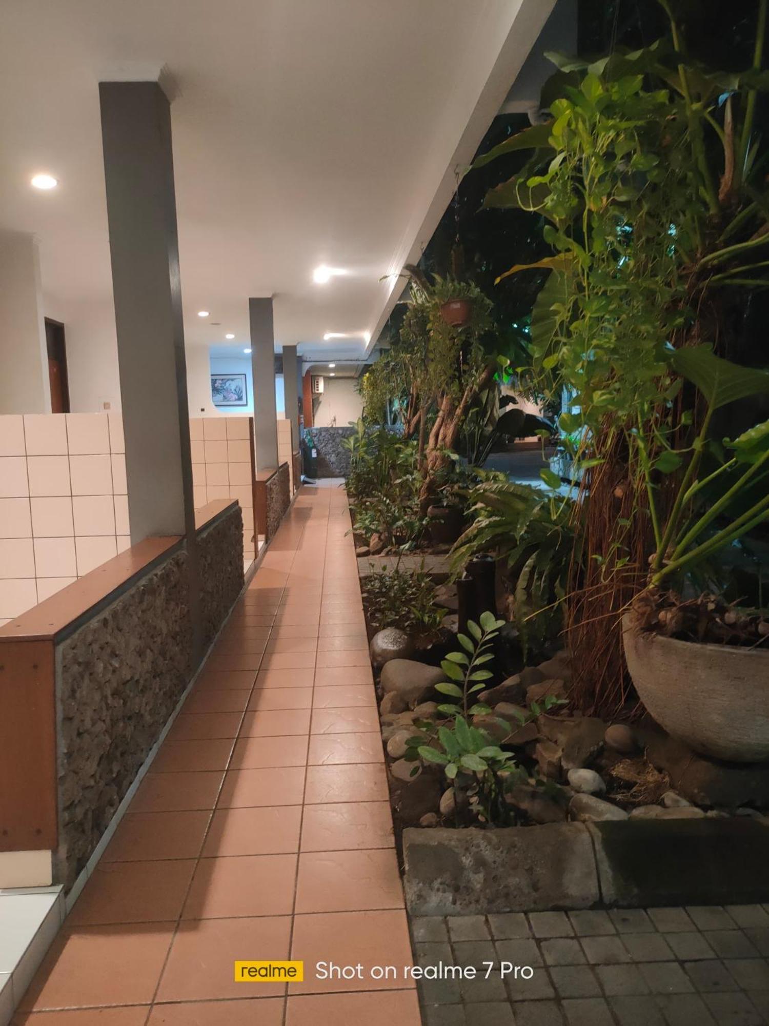 Hotel Aneka Baru Sleman  Zewnętrze zdjęcie