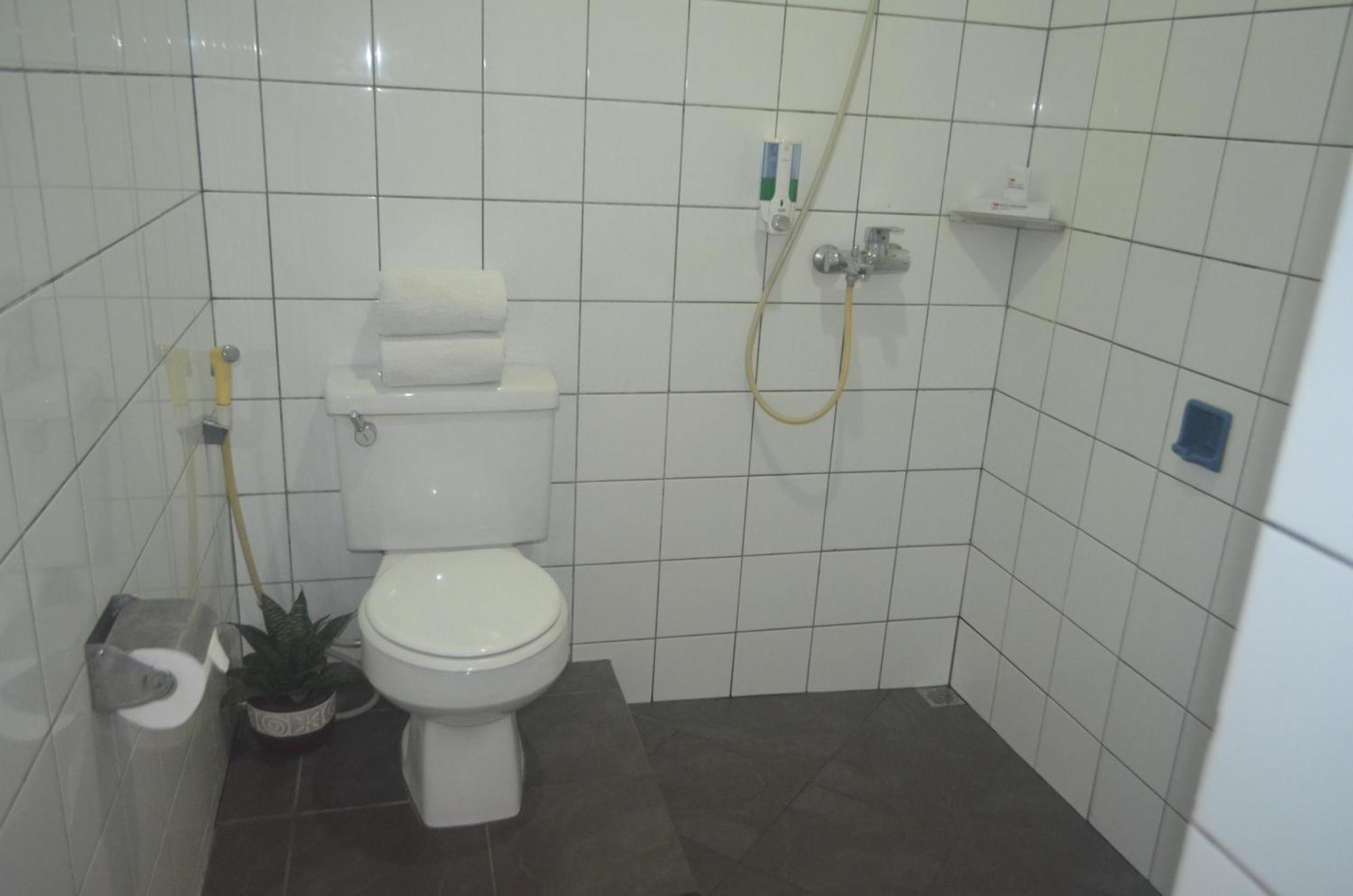 Hotel Aneka Baru Sleman  Zewnętrze zdjęcie