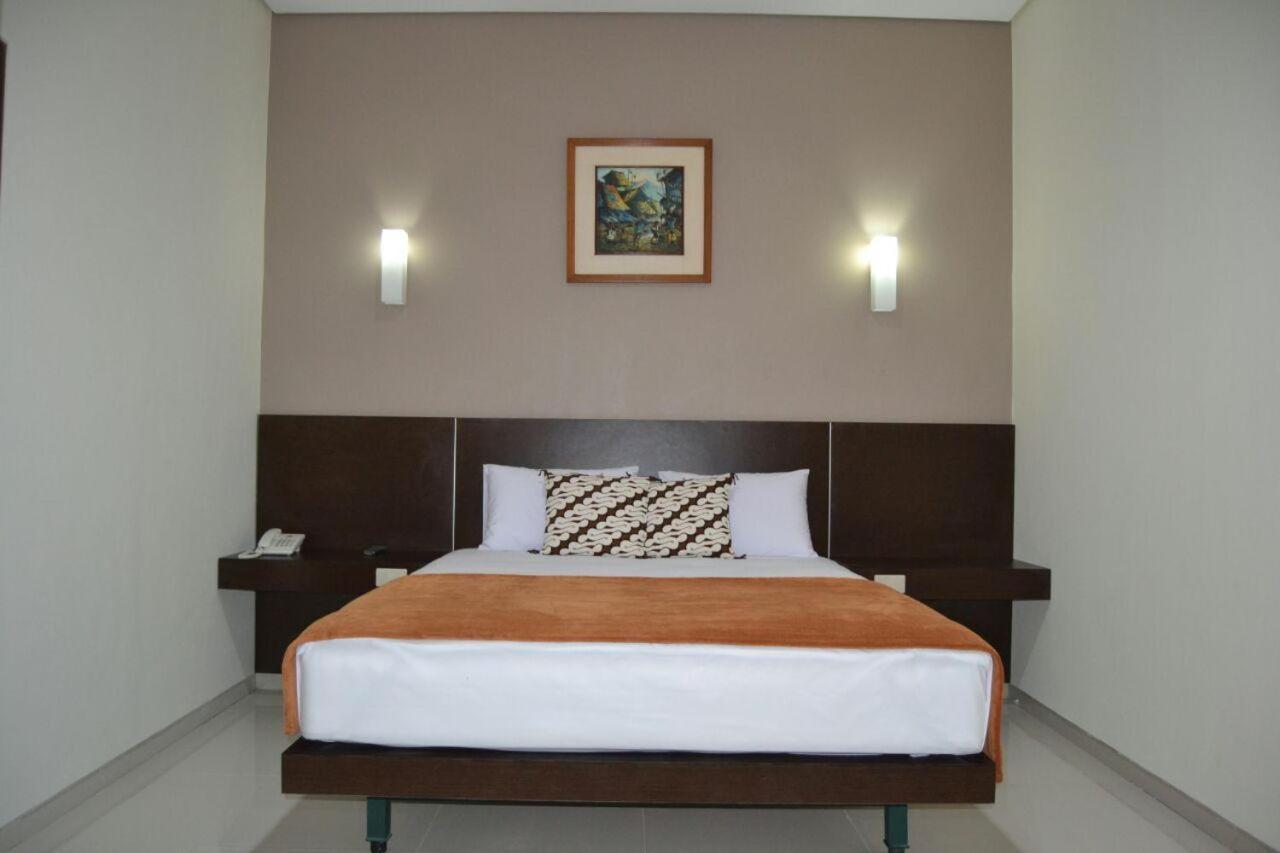 Hotel Aneka Baru Sleman  Zewnętrze zdjęcie